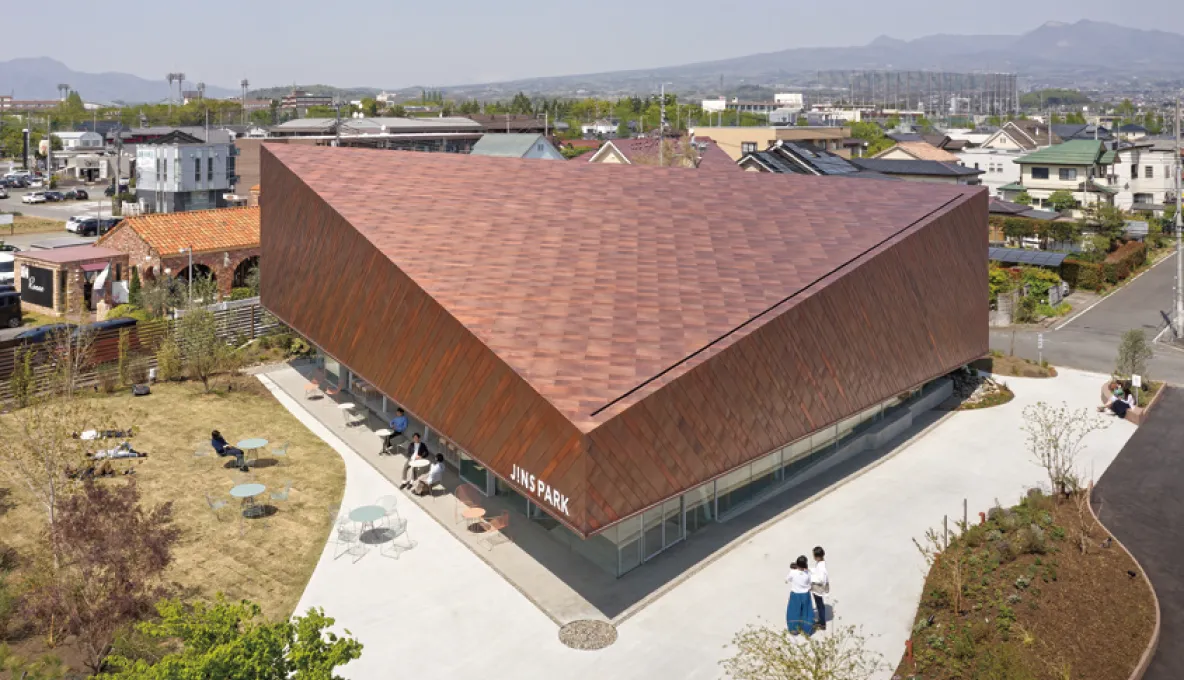 アーキデザインの商品が採用された「JINS PARK前橋」外観