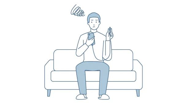 ソファでくつろぎたいのに充電コードが届かない!?