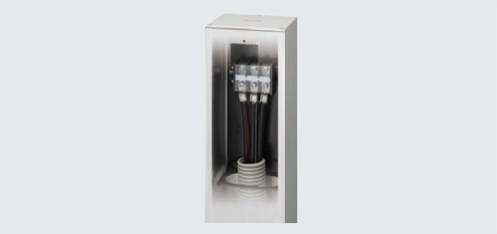 内蔵端子台は8mm²～22mm²の電線に対応