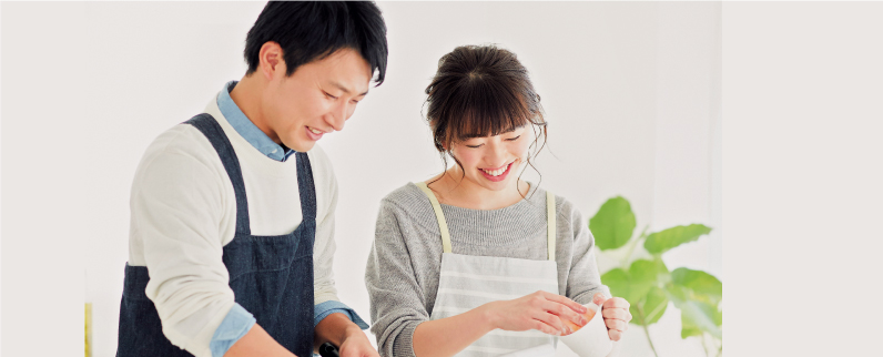写真：キッチンで洗い物