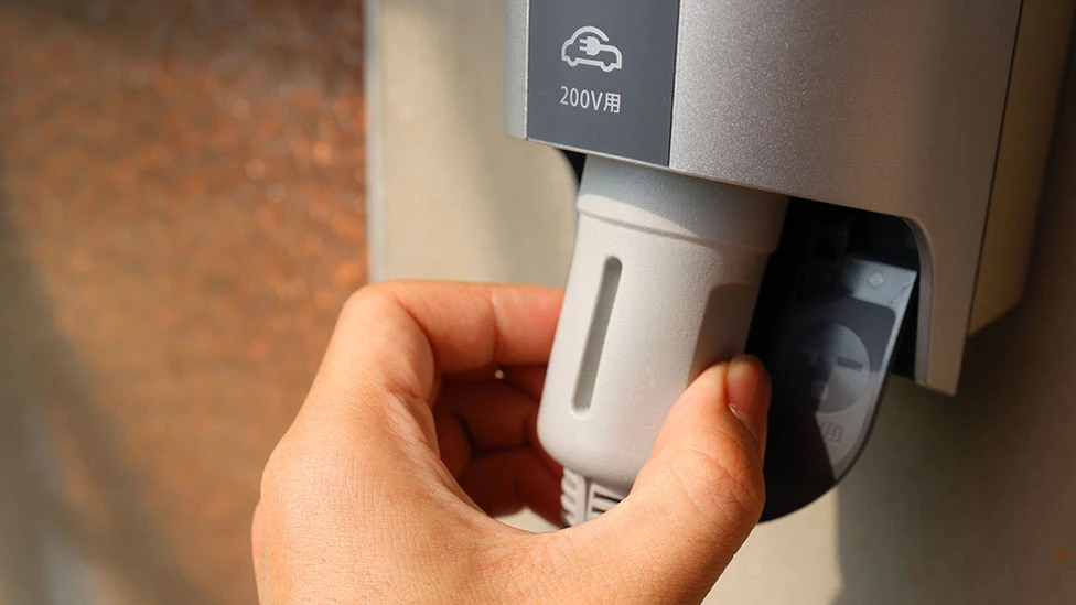 自宅EV充電設備、3タイプの違いと選び方