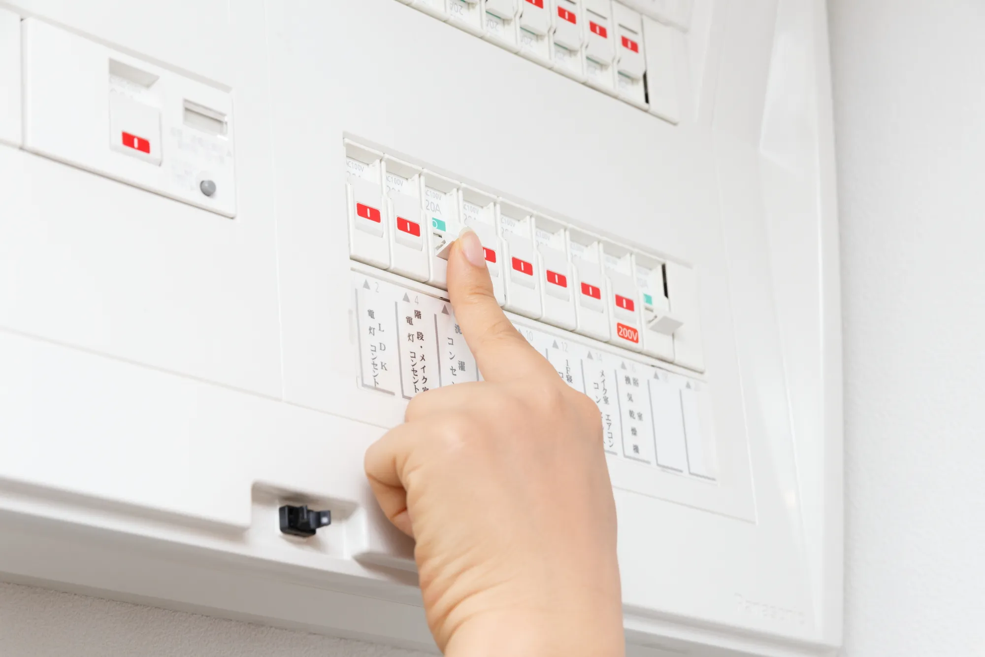 引っ越し当日の電気に関する作業