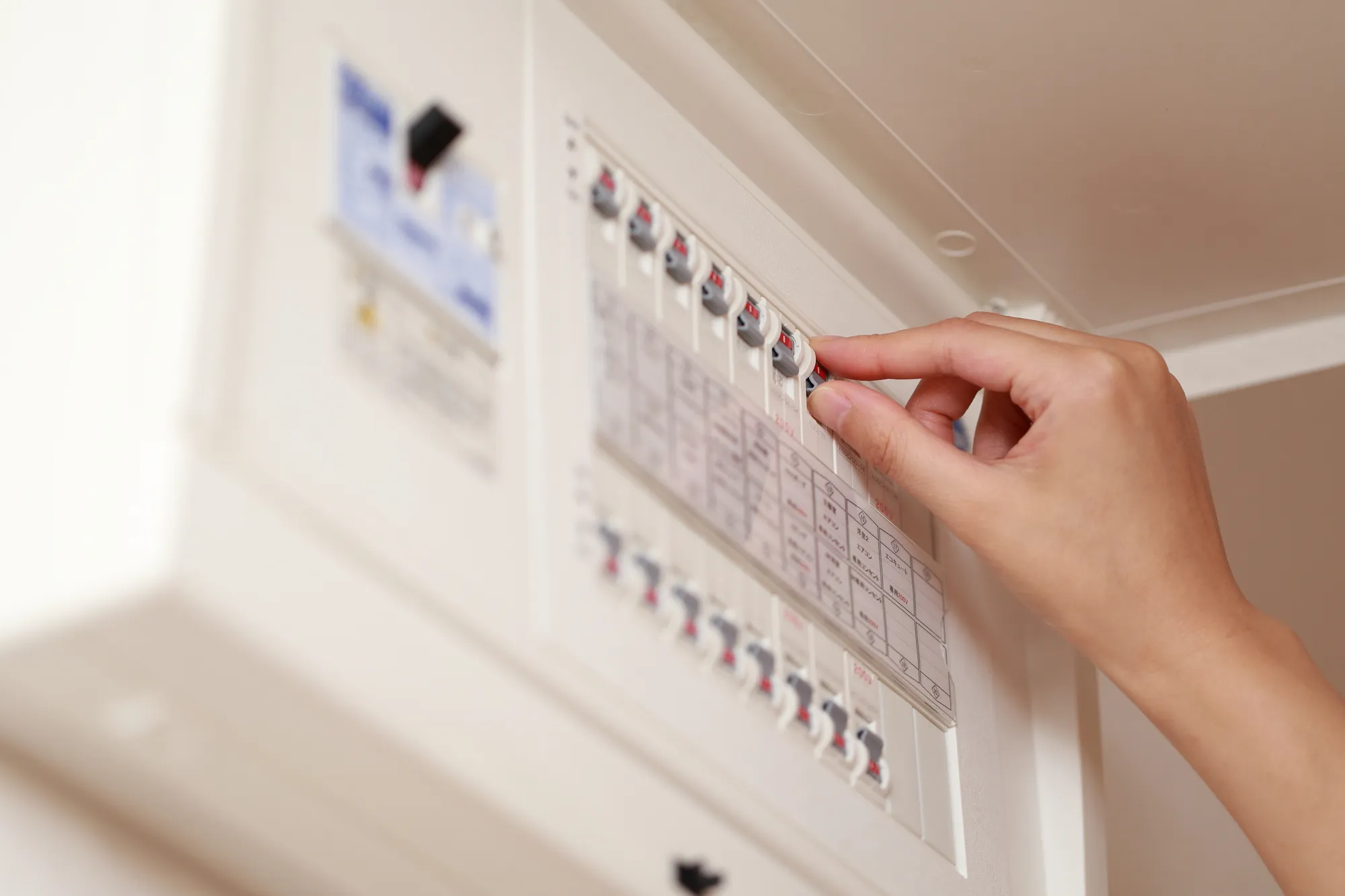 引越し当日の電気開通方法