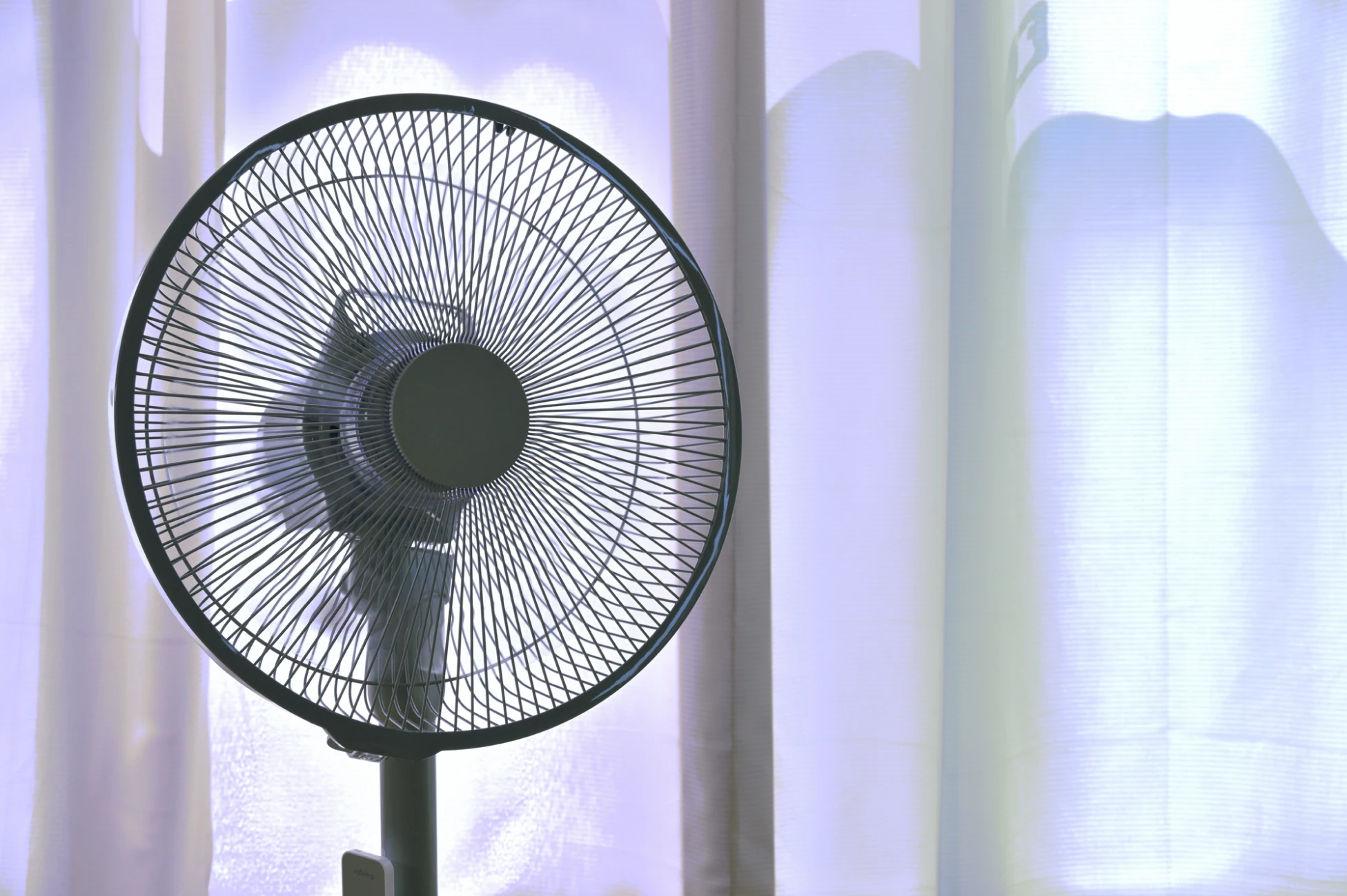 扇風機のACモーターとDCモーターで電気代はどれだけ違う？