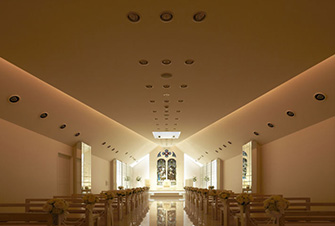 福山ニューキャッスルホテル チャペル棟 リニューアル | ライトアップ演出用照明器具（LEDカラー演出照明）｜納入事例 |