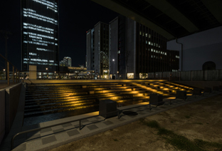 ささしまライブ24 高架下広場 水景施設 | ライトアップ演出用照明器具（LEDカラー演出照明）｜納入事例 | 