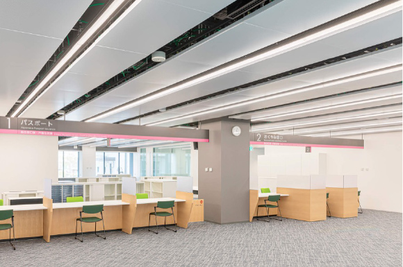 庁舎リニューアルに伴い、均一な明るさと省エネを実現した照明更新事例