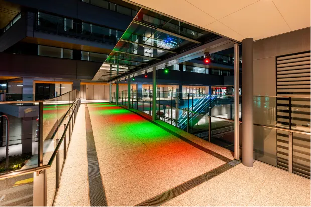 ペディストリアンデッキ クリスマスシーズンの画像