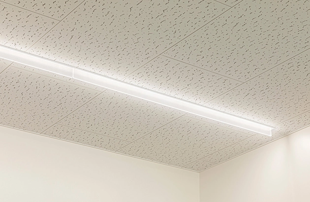 天井に設置された SmartArchi Float Light