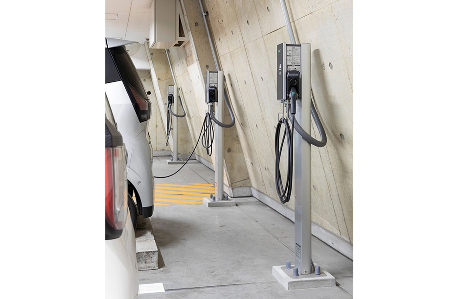 複数台のEV充電に対応した営業車用駐車場の充電設備