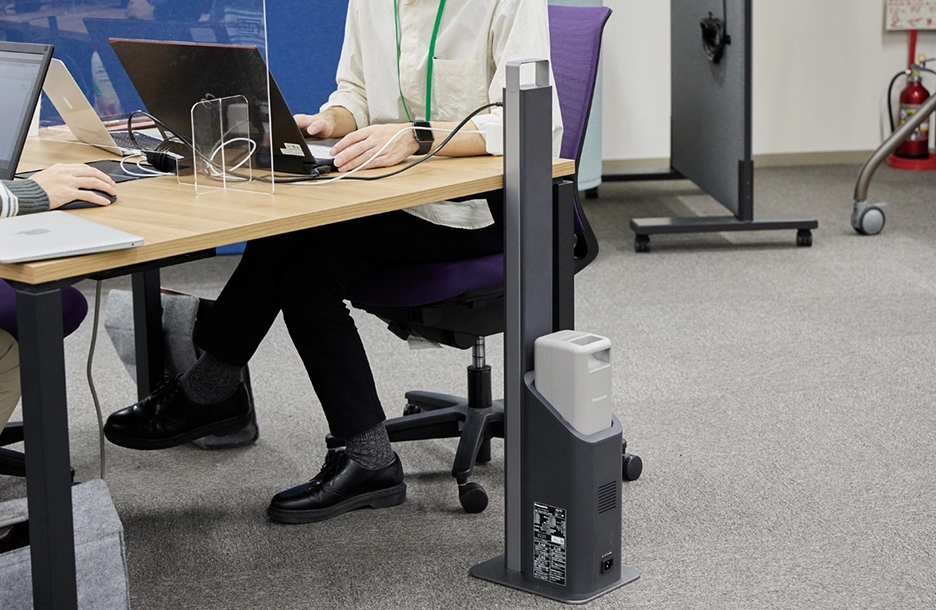 可動型電源設備「e-block」によりフリーアドレス環境で電源を柔軟に利用できる執務スペース