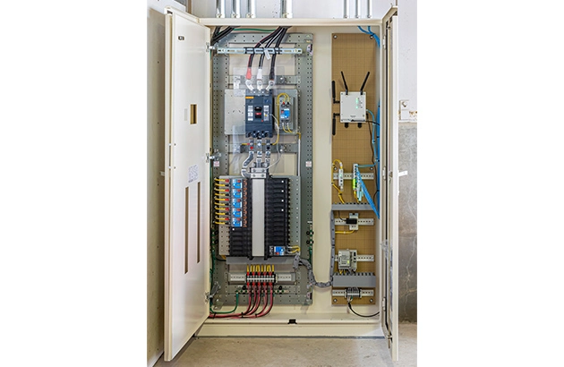 本庁舎に設置されたEV充電制御盤