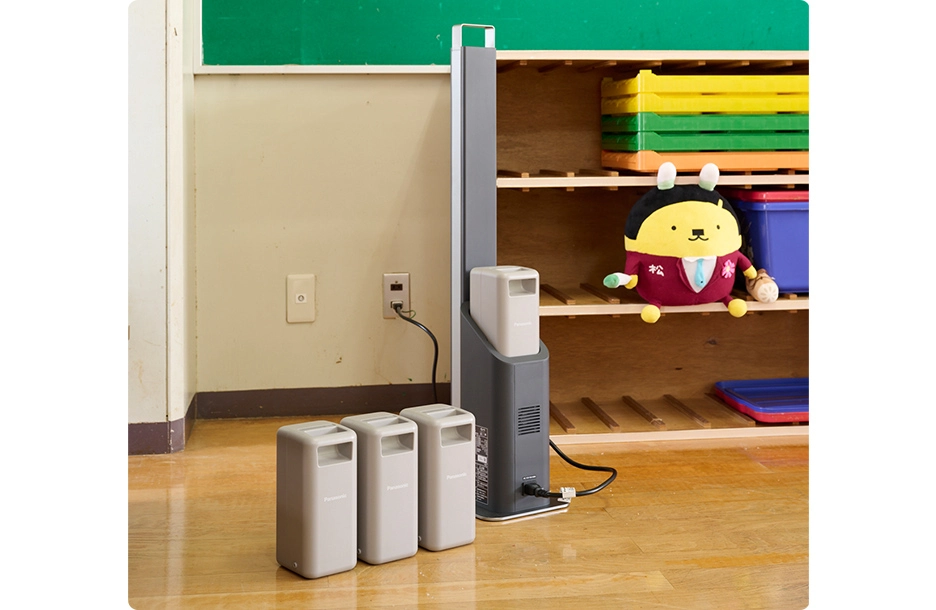 松茂町地域子育て支援センターに設置されたe-blockとe-blockスタンド