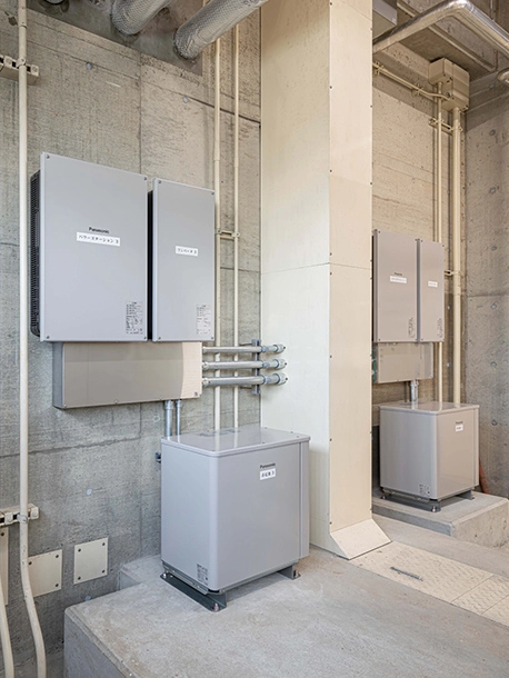安積行政センター屋内設備室に設置された産業用蓄電システム