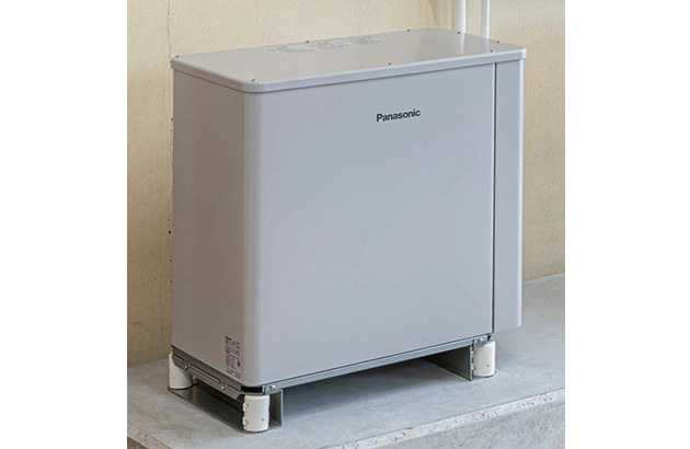 屋外に設置されたリチウムイオン蓄電池ユニット