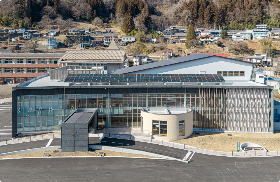 群馬県 嬬恋村 多目的複合文化施設 サーラ嬬恋の外観