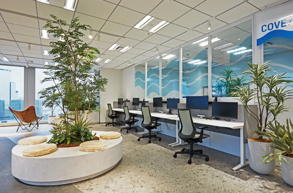 集中エリアではオープンとクローズドの空間を設け、ワーカーは自分に合った作業環境を選択できる