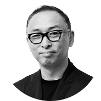 �Ɩ��f�U�C�i�[ ���C�� �O����