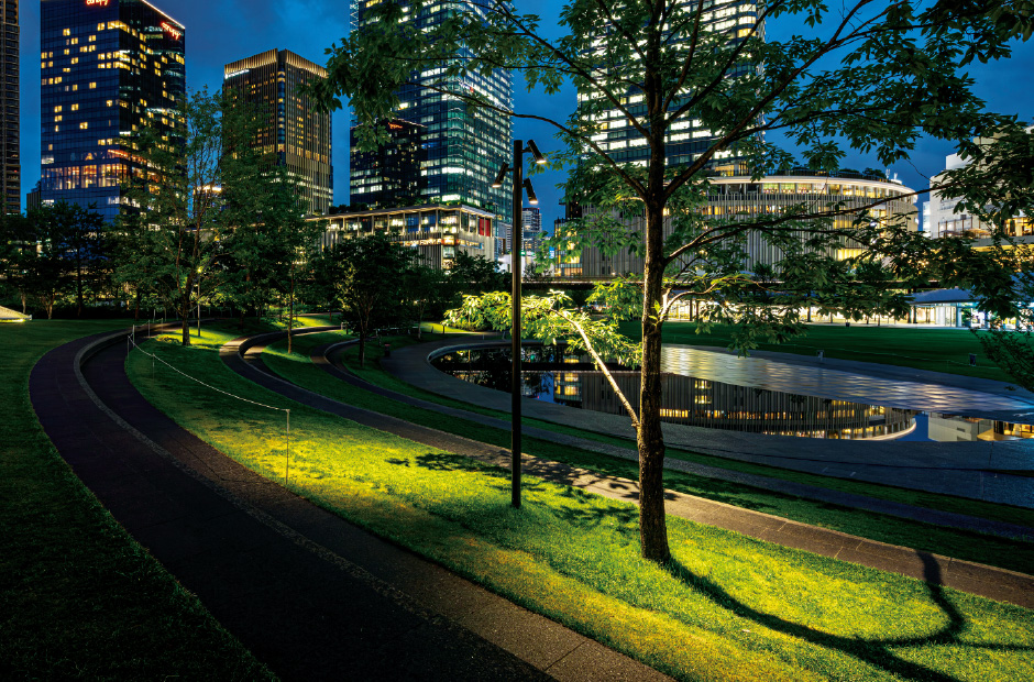 上方に光を洩らさないポールスポットで光害に配慮