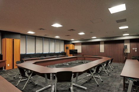 記者会見の会場にも使用される3階政策会議室