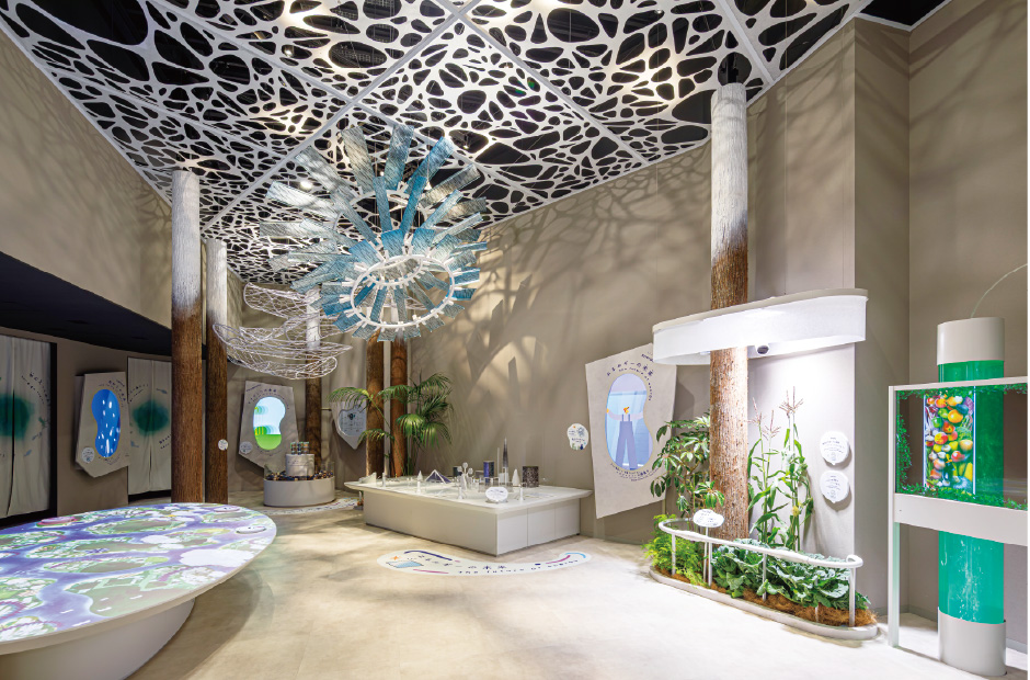 セルロースファイバーやバイオライトなど多様な未来の技術が展示されているエリア「大地」