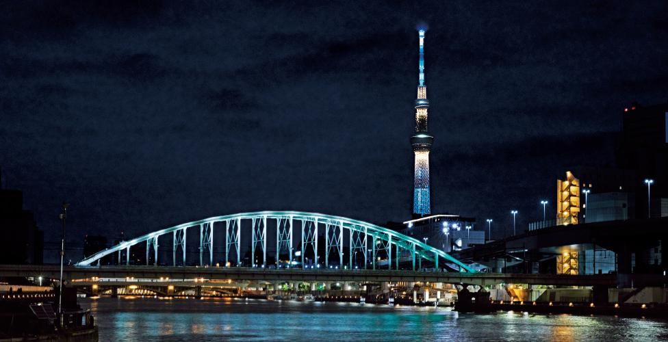 【毎正時】四神の白虎（西）を表す白色のライトアップ