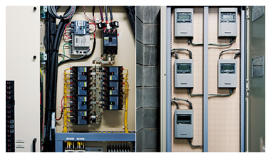 分電盤内に設置した多回路エネルギーモニタ（左）既設WHモニタ（右）で 消費エネルギーを計測。