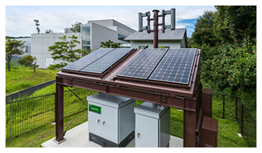ドコモR＆Dセンタ（横須賀リサーチパーク内）での実証試験では、230Wの太陽光パネル4枚を設置し最大920W発電