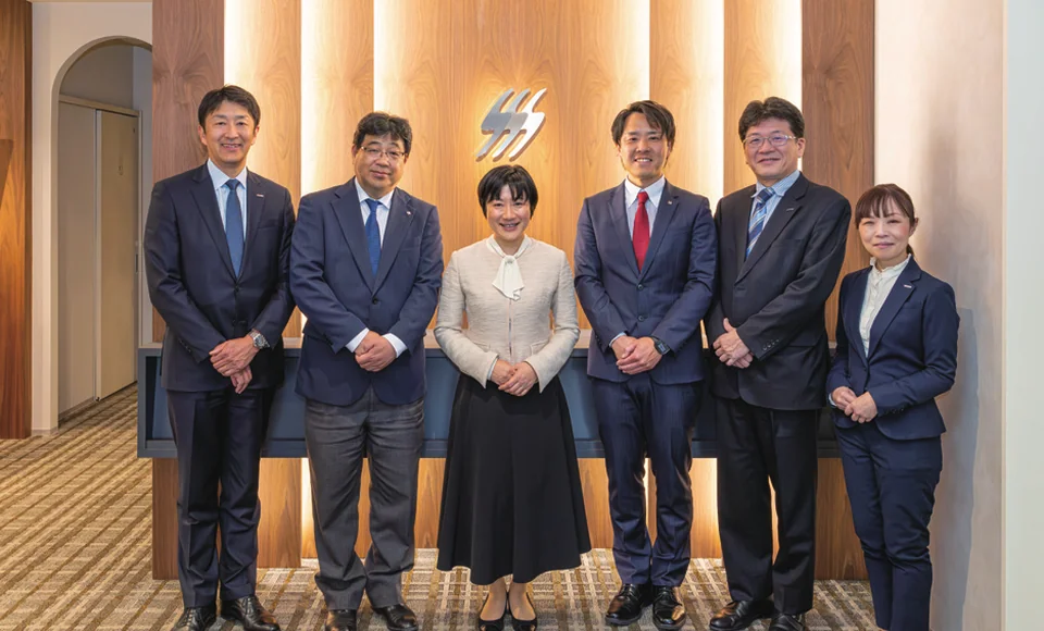 ZEB Readyを実現した株式会社花田工務店様の本店ビルと社員の皆様