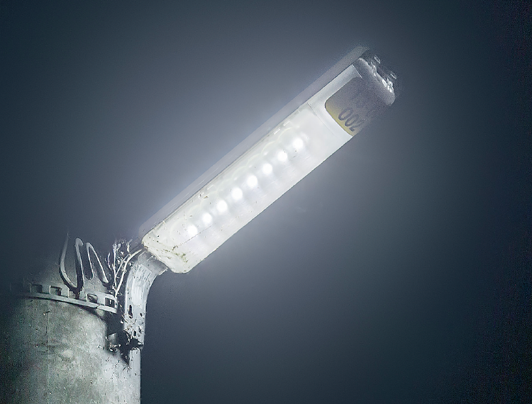 10W以下のLED防犯灯の⼗分な明るさイメージ