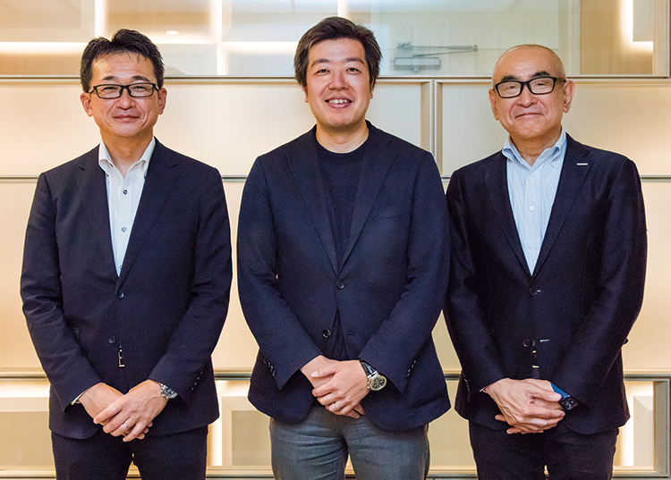 左から　パナソニック建設エンジニアリング 熊谷様、野村不動産 大槻様、当社営業 和田