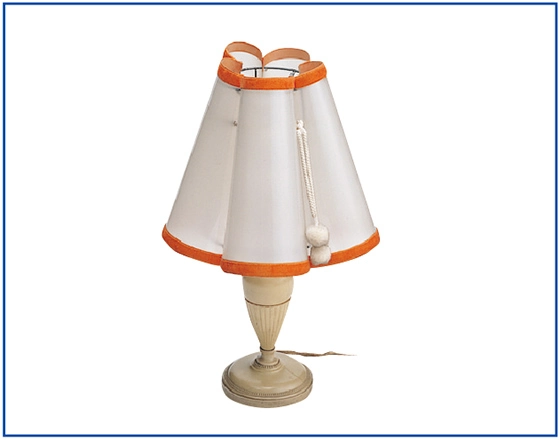 照明器具として初の商品となるマンデルスタンド