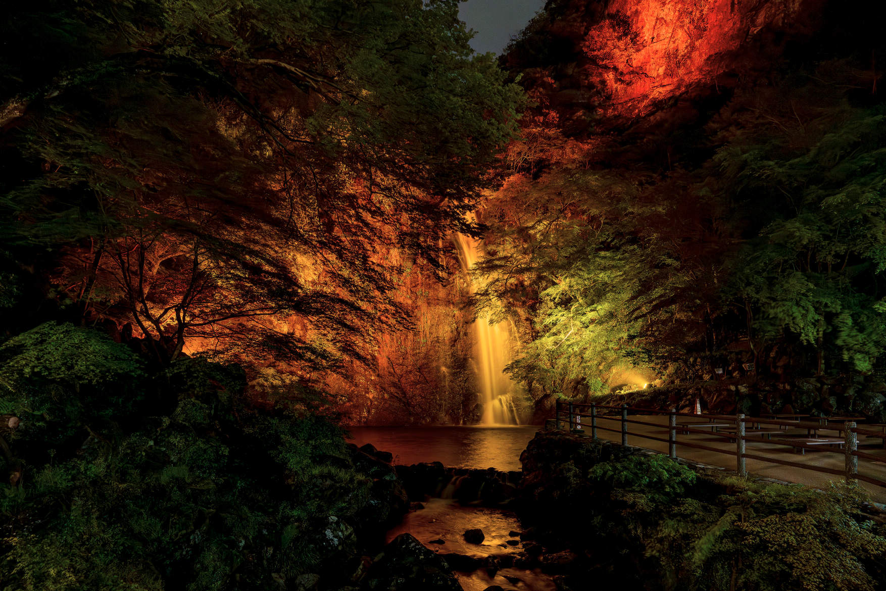 油彩 乗政大滝 ◽️秋保大滝 2024/11 別日の秋保大滝🍁 この日は小雨が降って