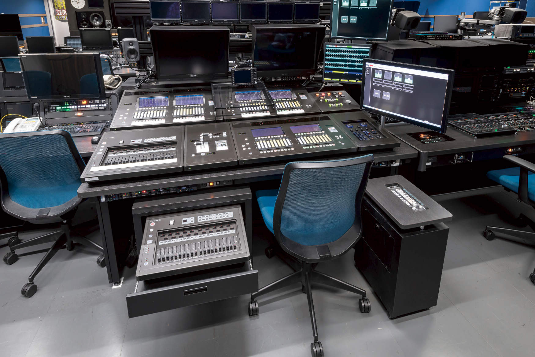 テレビ朝日第4スタジオ照明設備更新 | 納入事例集 | 電気・建築設備 | Panasonic