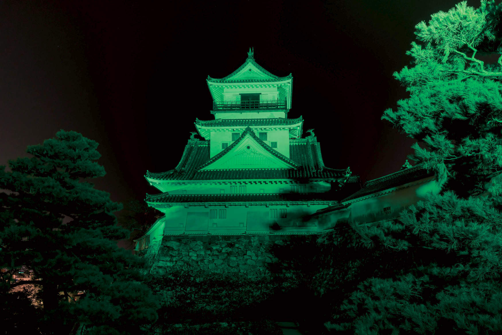 高知城ライトアップLED化工事 | 納入事例集 | 電気・建築設備