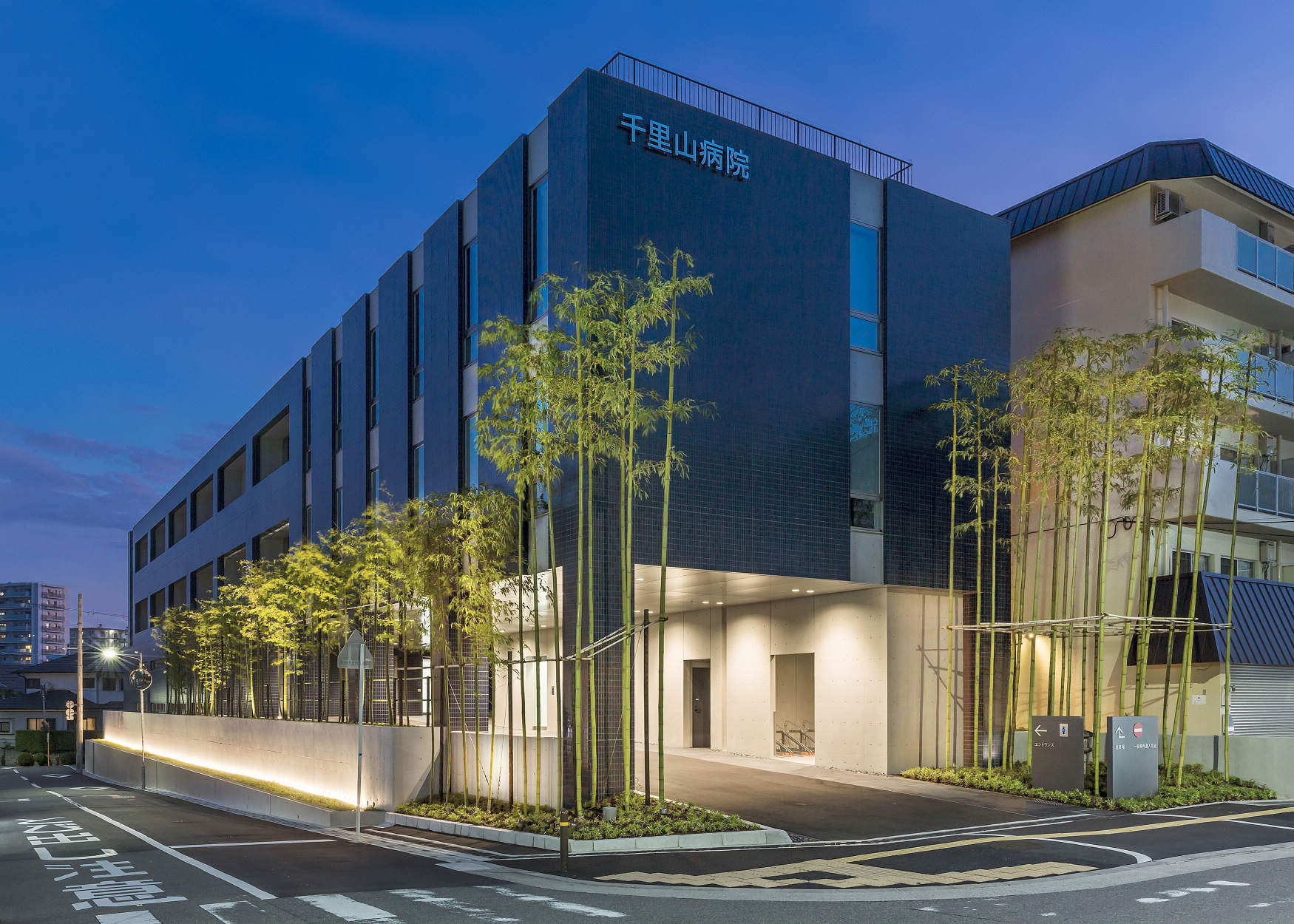 医療法人篤友会千里山病院建替工事 外観 ファサード 納入事例集 電気 建築設備 Panasonic