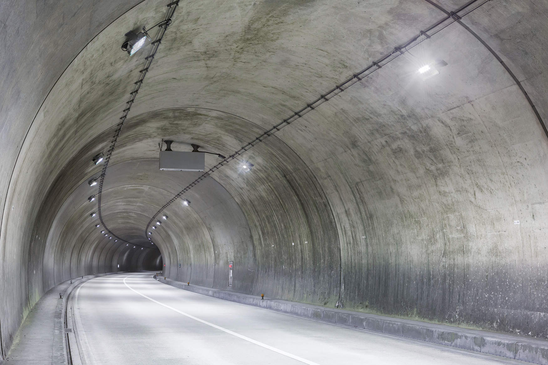 国道480号志賀高野山トンネル交付金道路保全工事 道路 トンネル 納入事例集 電気 建築設備 Panasonic