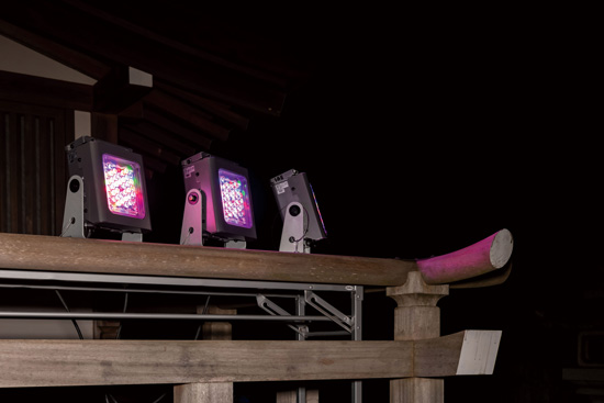 法多山尊永寺 本堂ライトアップ | ライトアップ演出用照明器具（LEDカラー演出照明）｜納入事例 | 