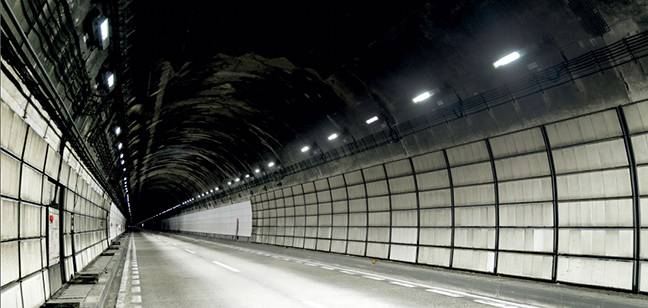仙台西道路青葉山トンネル（下り線）