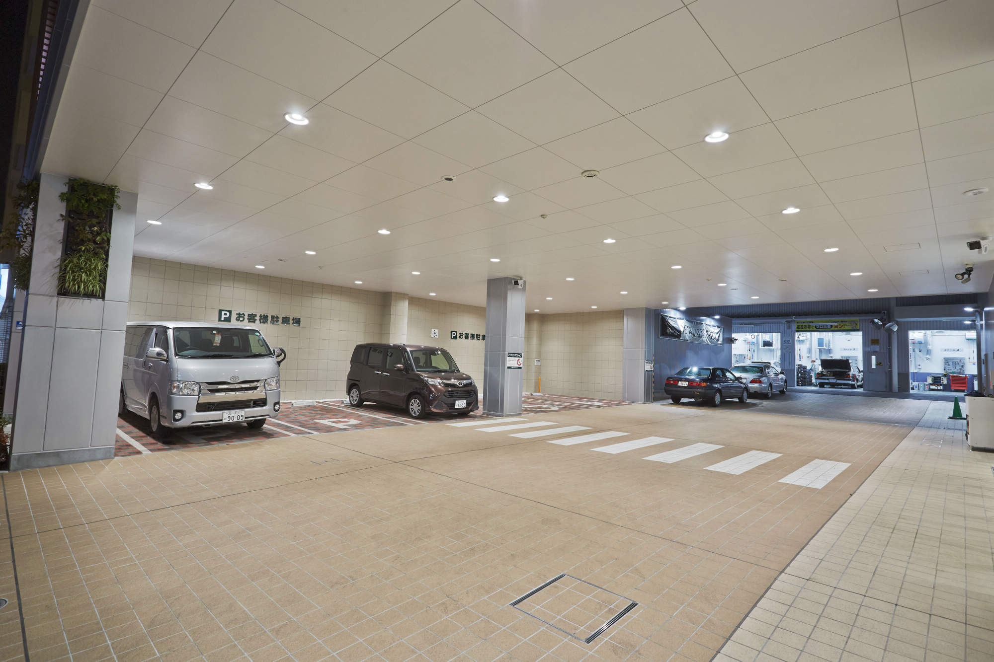 東京トヨペット 馬込店 駐車場 駐輪場 納入事例集 電気 建築設備 Panasonic