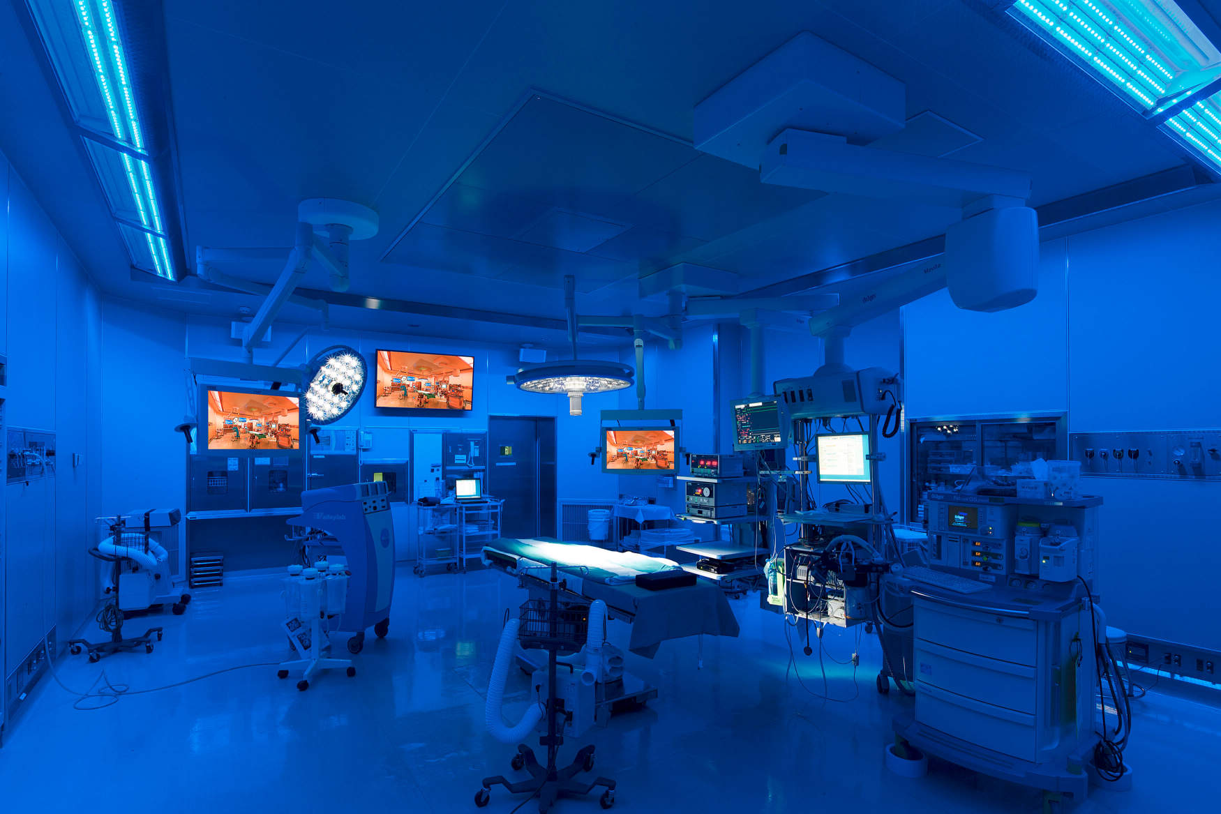 昭和大学横浜市北部病院手術室led照明改修工事 手術室 診察室 施術室 納入事例集 電気 建築設備 Panasonic